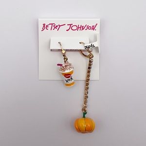 Betsey Johnson Pumpkin Spice Latte Dangle Mismatched Earrings PSL Autumn Fall